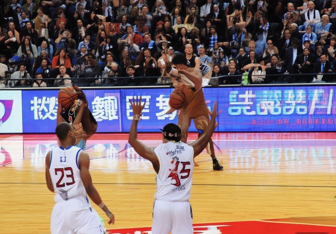 2013NBA季后赛：火箭对马刺精彩对决回顾(图4)